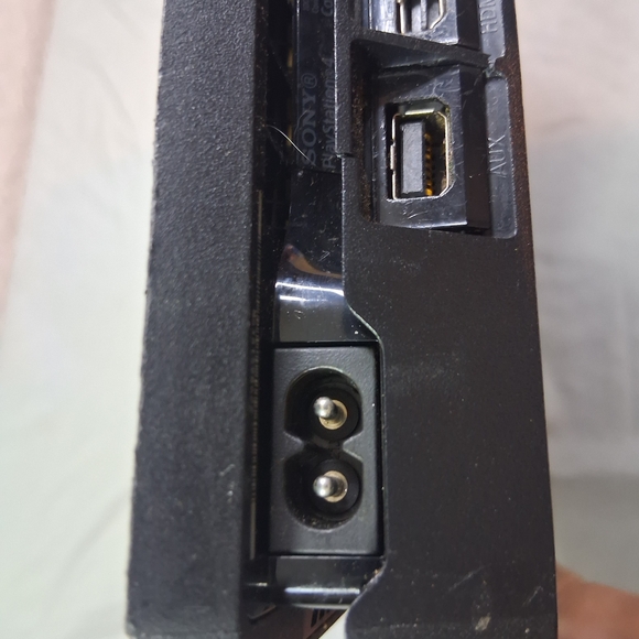 PS4 Black Gaming Console - Picture 9 of 14